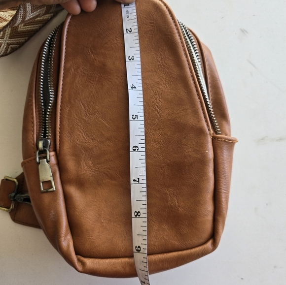 Sling Bag Brown Crossbody Pockets Credit Card Holder Zippers Faux Leather Lined - Picture 13 of 15